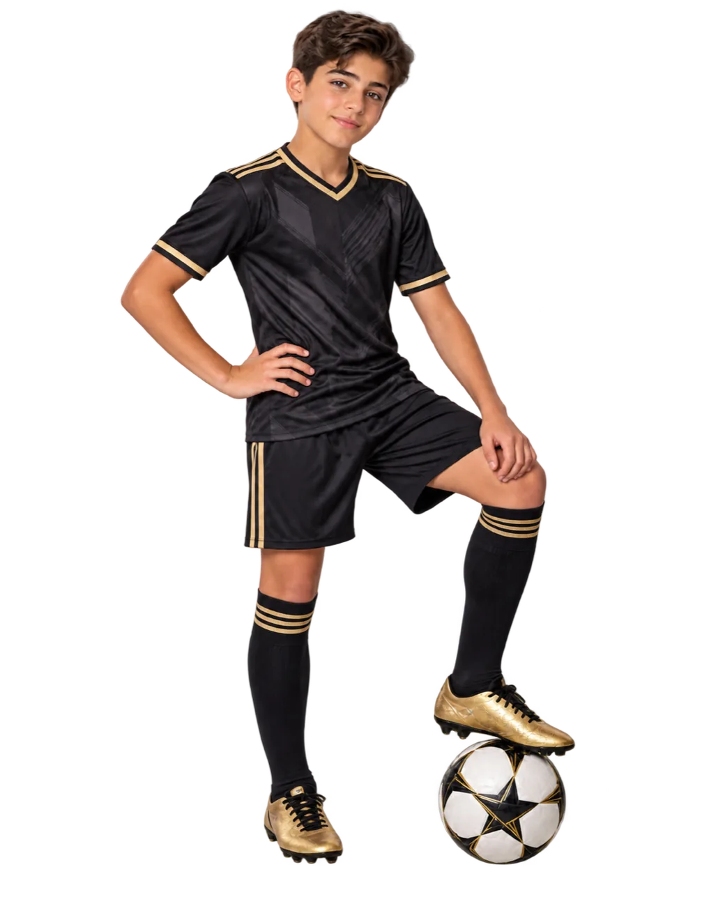 Ilan, en maillot noir et or, le pied sur le ballon